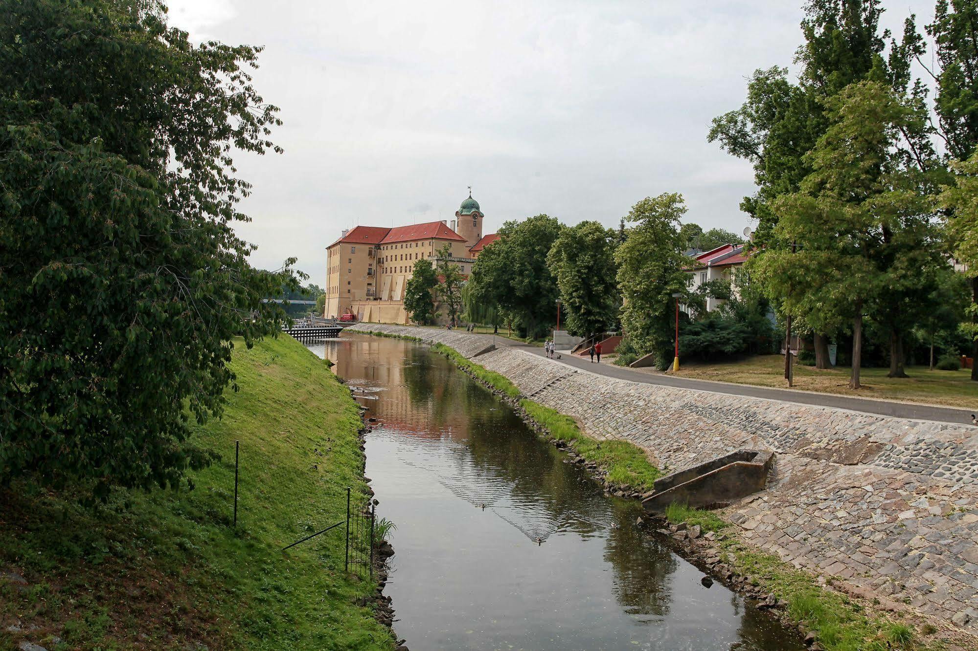Penzion Dobre Casy Poděbrady Kültér fotó